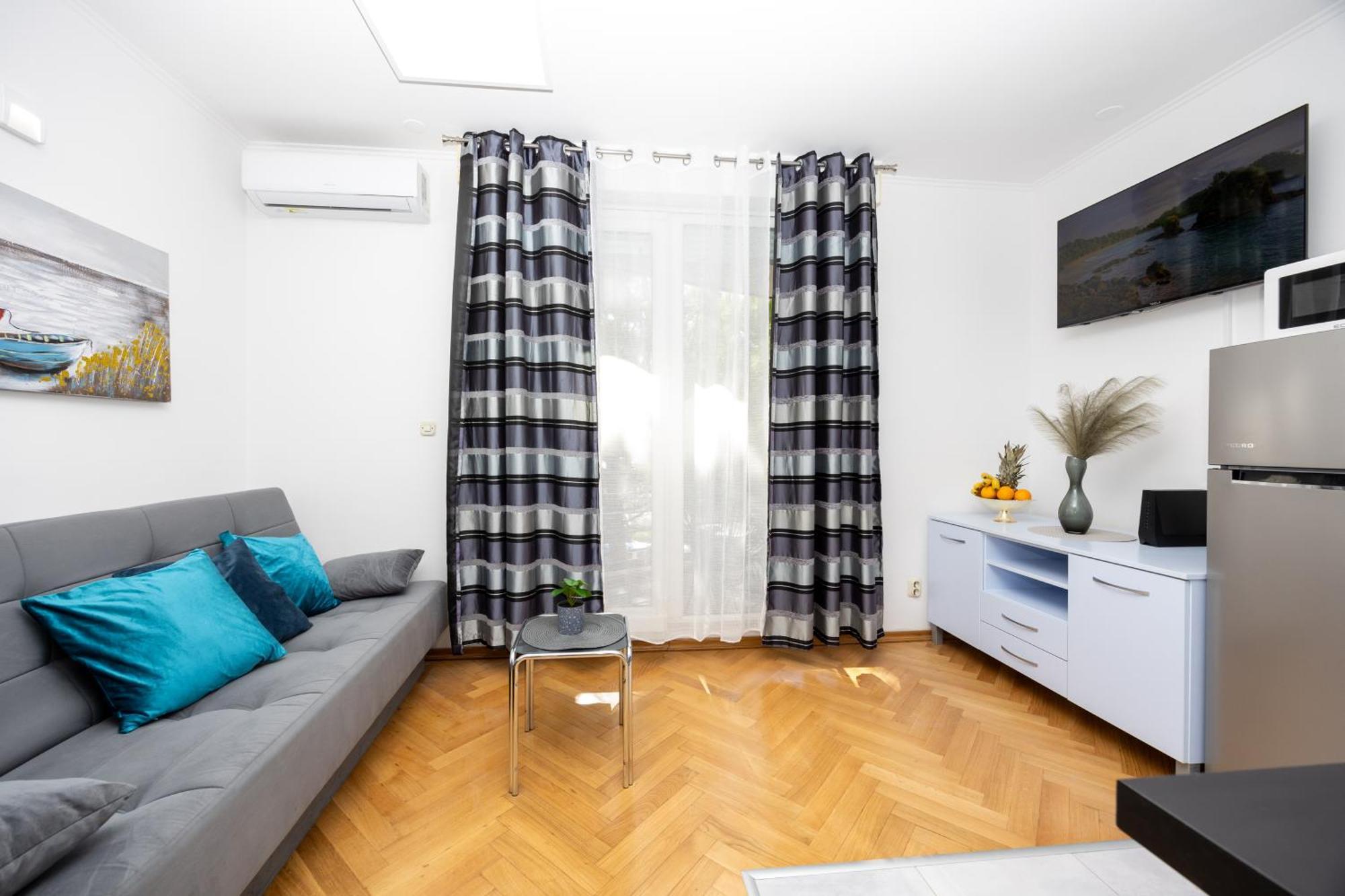Apartment Paolo By The Beach Znjan Split Ngoại thất bức ảnh