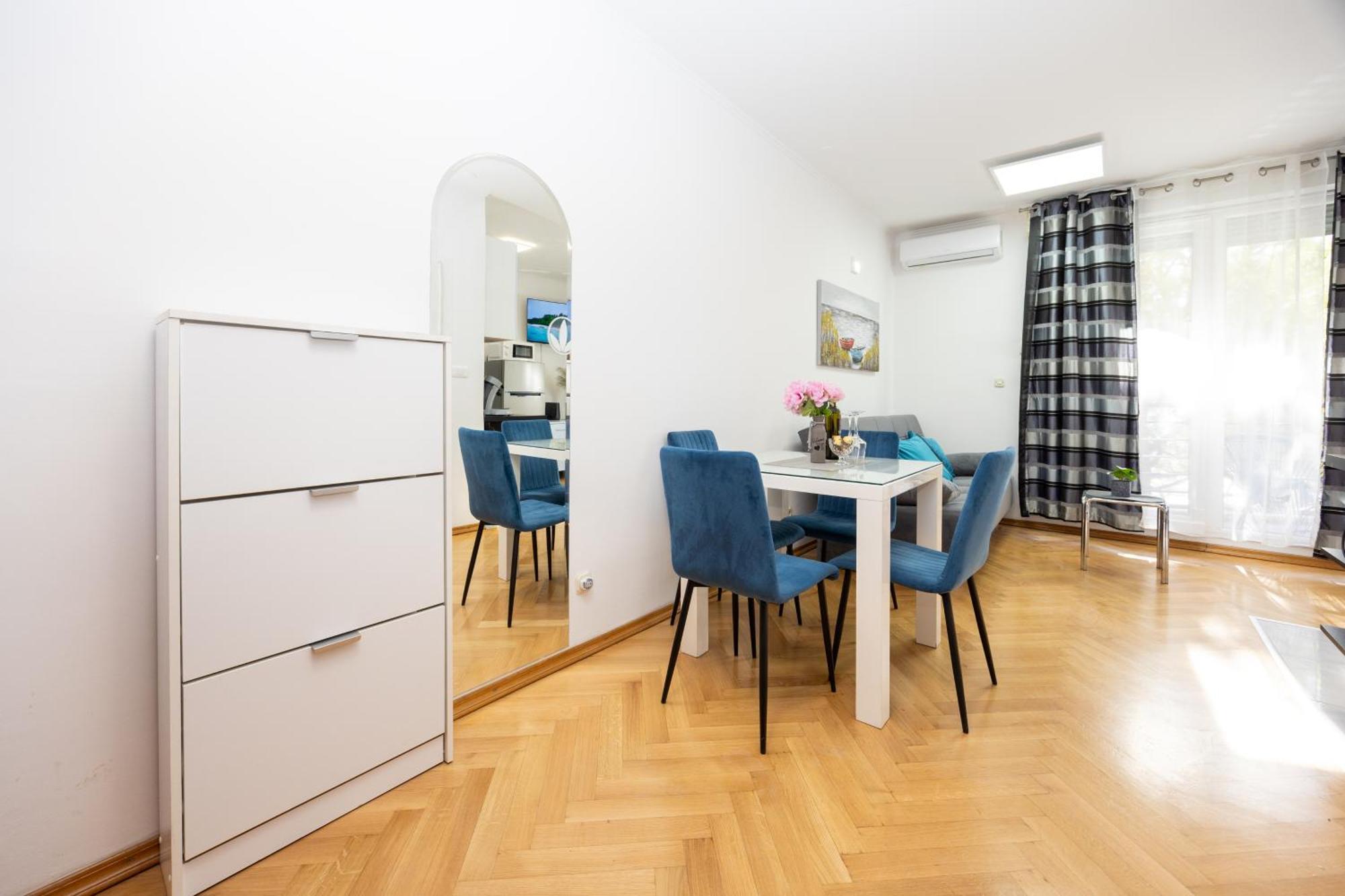 Apartment Paolo By The Beach Znjan Split Ngoại thất bức ảnh