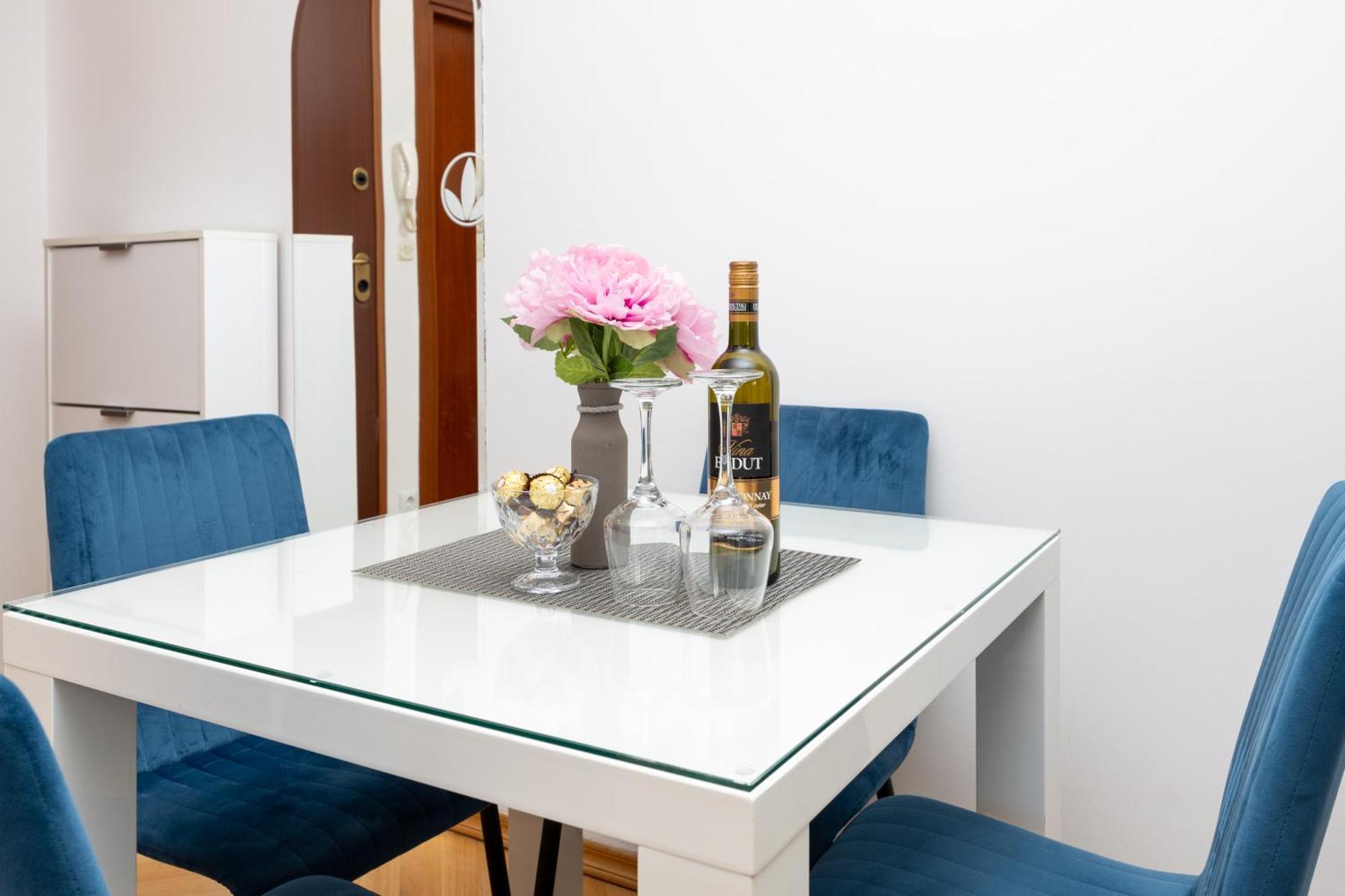 Apartment Paolo By The Beach Znjan Split Ngoại thất bức ảnh