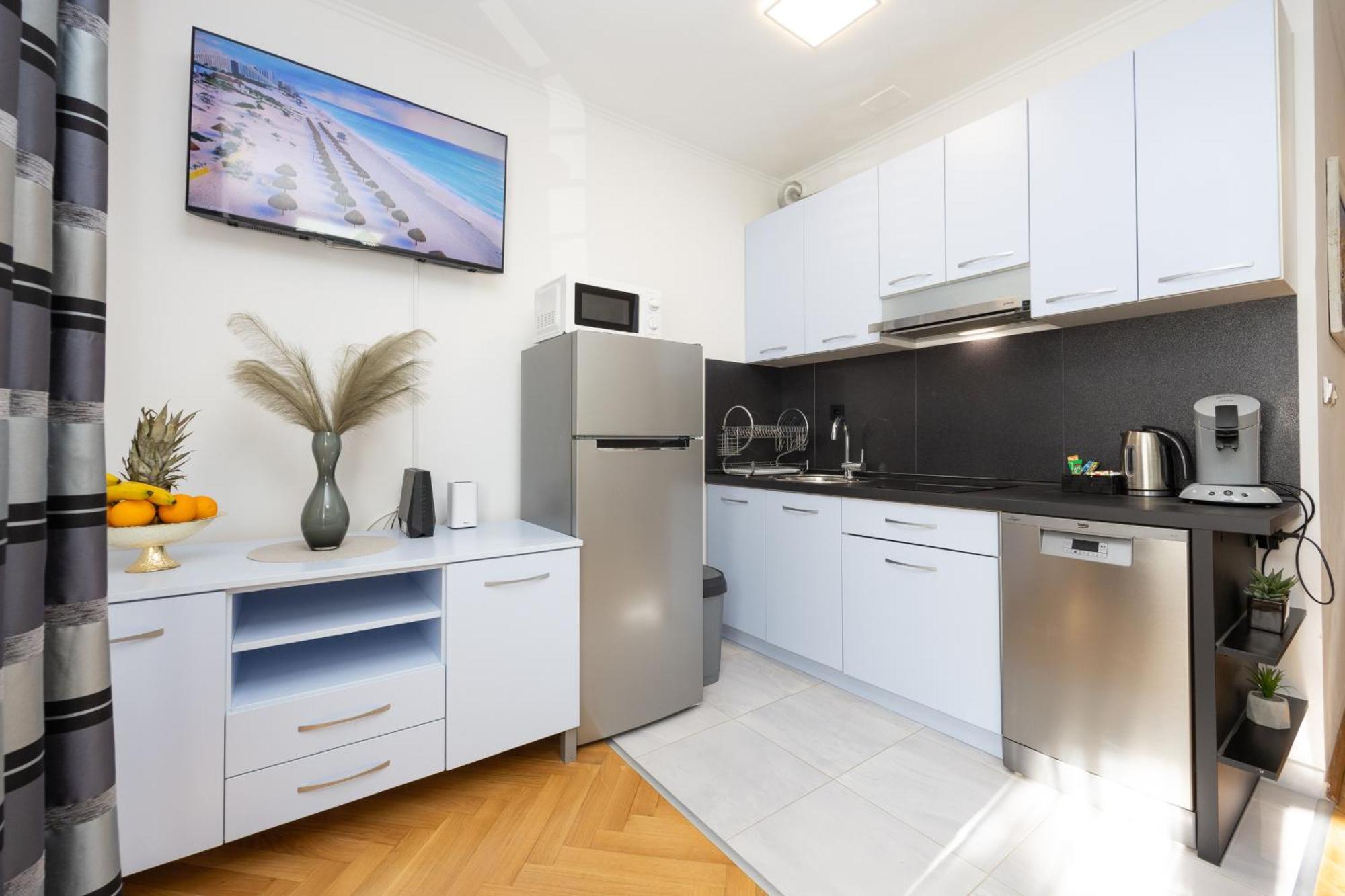 Apartment Paolo By The Beach Znjan Split Ngoại thất bức ảnh