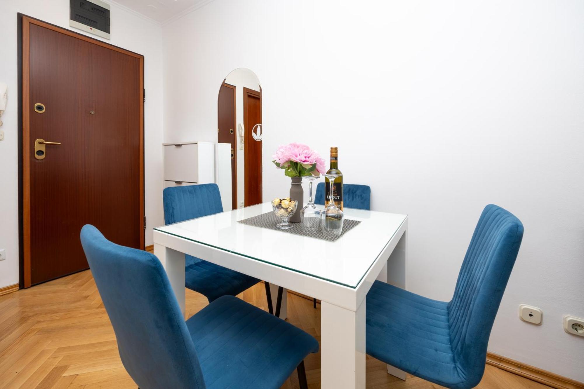 Apartment Paolo By The Beach Znjan Split Ngoại thất bức ảnh
