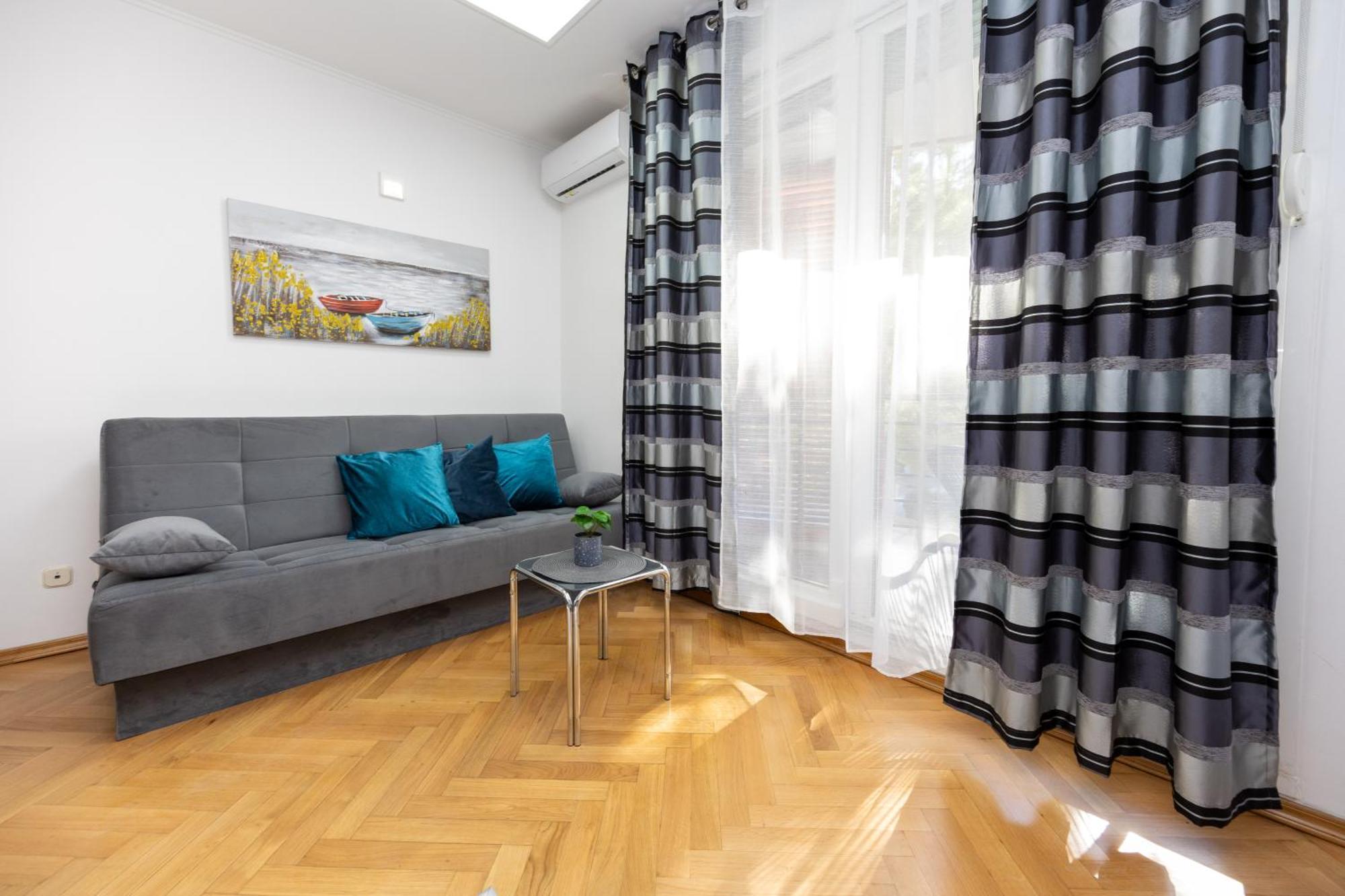 Apartment Paolo By The Beach Znjan Split Ngoại thất bức ảnh